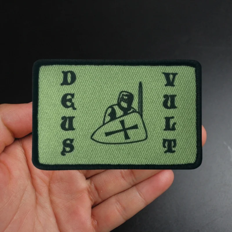 Parche militar Deus Vult estampado – moral táctica con gancho - imagen 5
