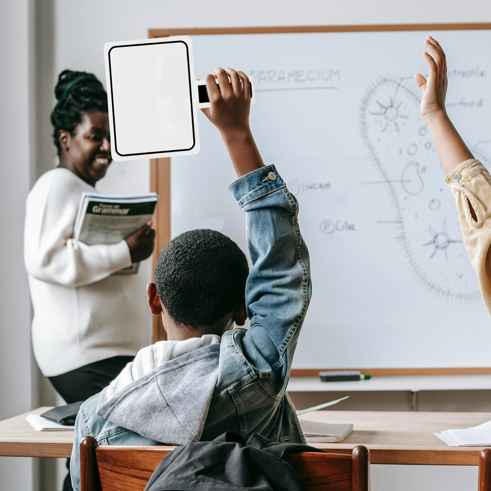 سبورة بيضاء محمولة على الوجهين، لوحة مسح جافة صغيرة للفصل الدراسي، مجداف إجابة للطلاب، لوحة تسجيل تعليمية قابلة لإعادة الاستخدام