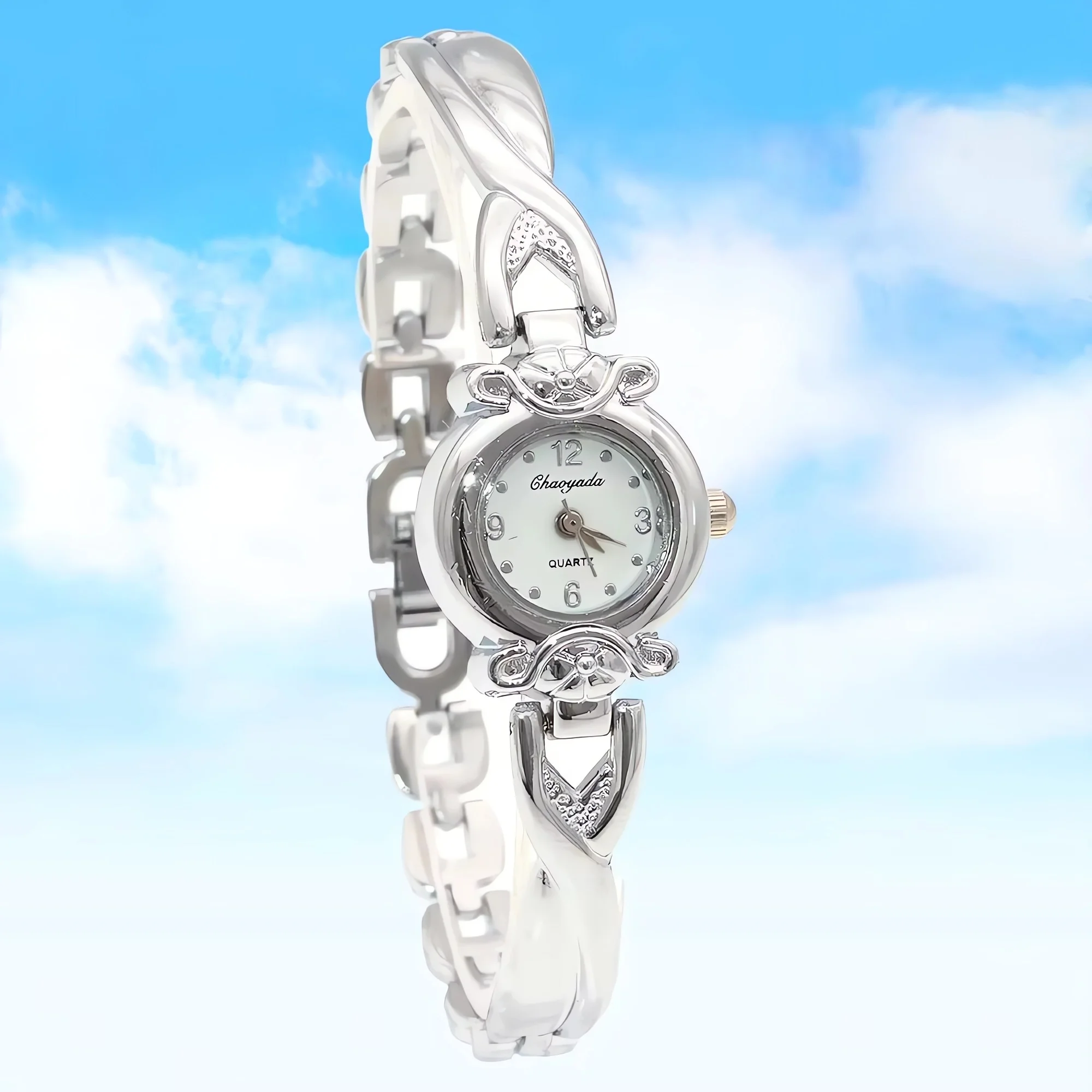 Fashion Women's Quartz Watch Casual round Dial Wafer Design Nobler Bracelet Wristwatch for Ladies