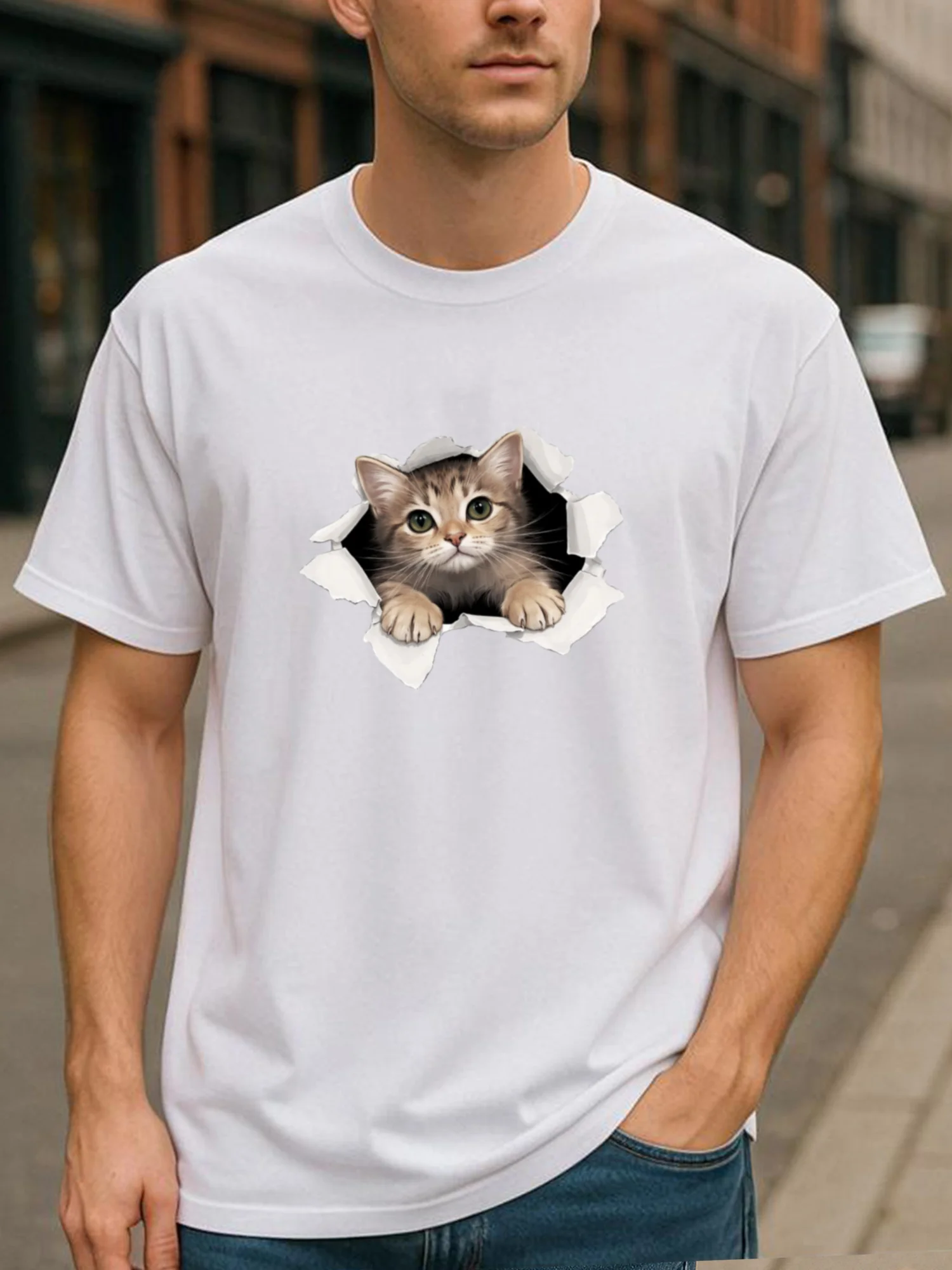The Hole Sticking Out of The Head of The Kitten.Dog Groomer's Fashionable Print Cotton T-shirt, Versatile for Daily Wear, Round-neck T-shirt with Patterned Print, Highly Versatile for Fitness Training.