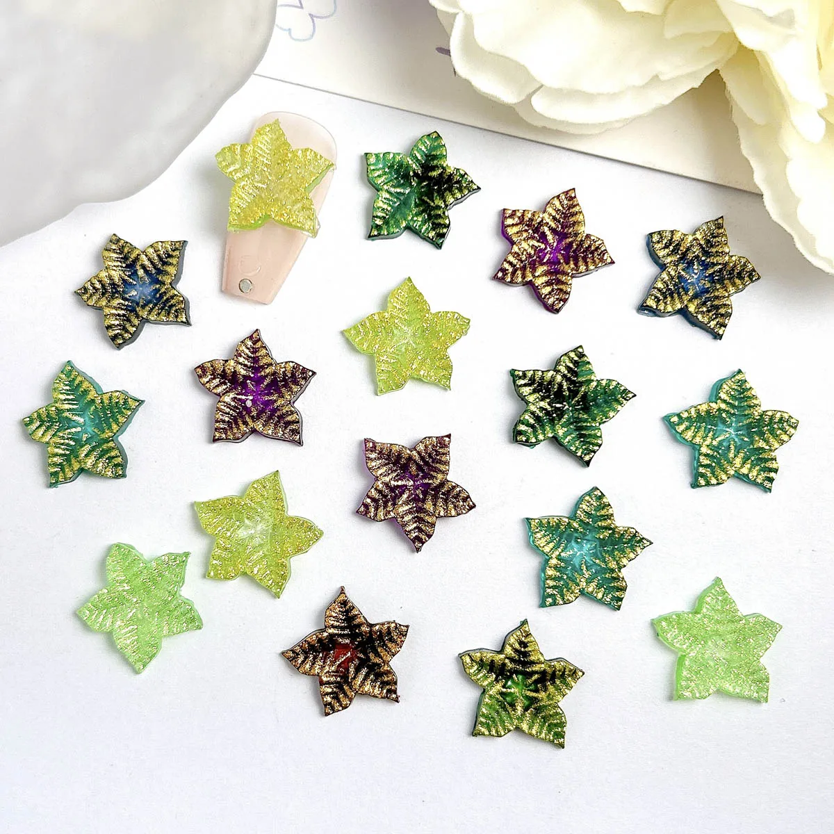 20PCS 3D 반투명 창의적인 오각형 잎 네일 아트 장식 발광 컬러풀한 미세 글리터 스타 네일 참 DIY 매니큐어