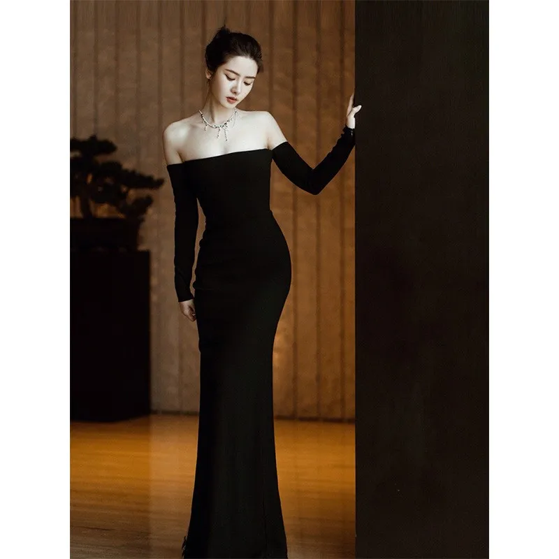 

Black daily body-hugging banquets birthday parties one-shoulder fishtail long-sleeved dress