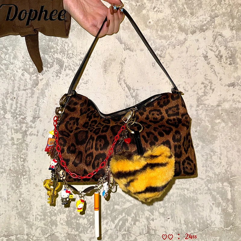 Dophee Original Autumn Winter Heart Plush Bag Pendant Subcultural Gothic Cartoon Beading Waist Chain Hot Chick Key Chain