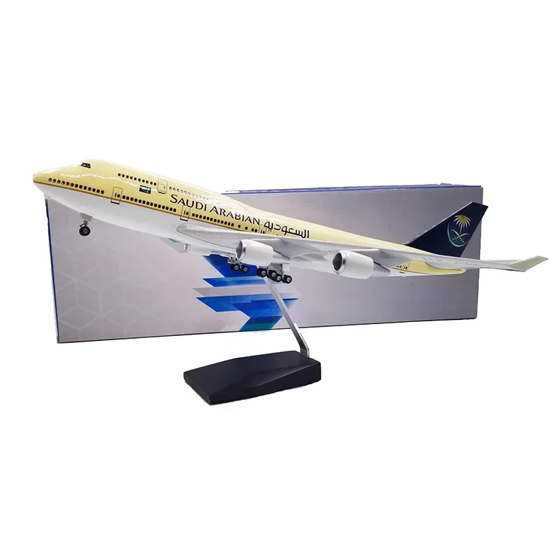 1/150 Scale 47cm Airplane 747 B747-400 Aircraft Saudi Arabian SAUDIA Airlines Model W Light Landing Gears Diecast Plastic Plane