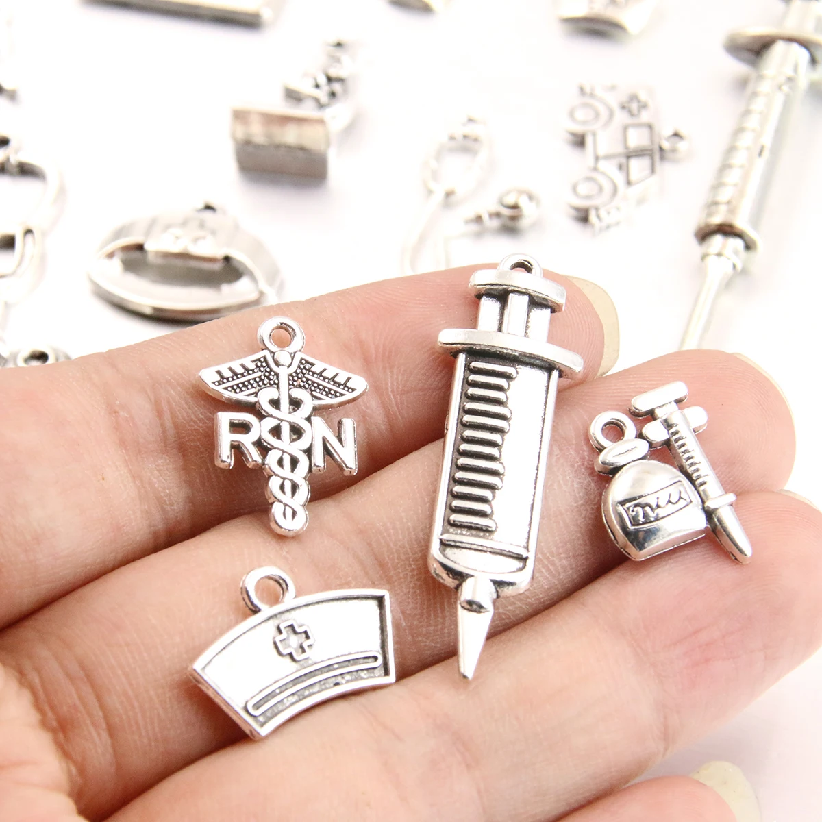 20PCS 21 Styles Mixed Alloy Medical Machinery Kit Charms For Jewelry Making DIY Handmade Crutches Syringe Stethoscope Pendant