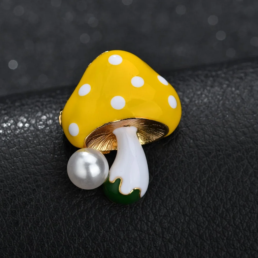 Women Pearl Mushroom Brooch Buckle Pin Clothing Bags Accessories
