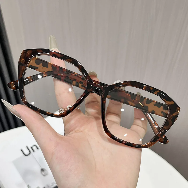 Vintage Large Frame Anti Blue Light Glasses For Men Women Lightweight Reading Eyeglasses Fashion Photo Decor Plain Spectacles