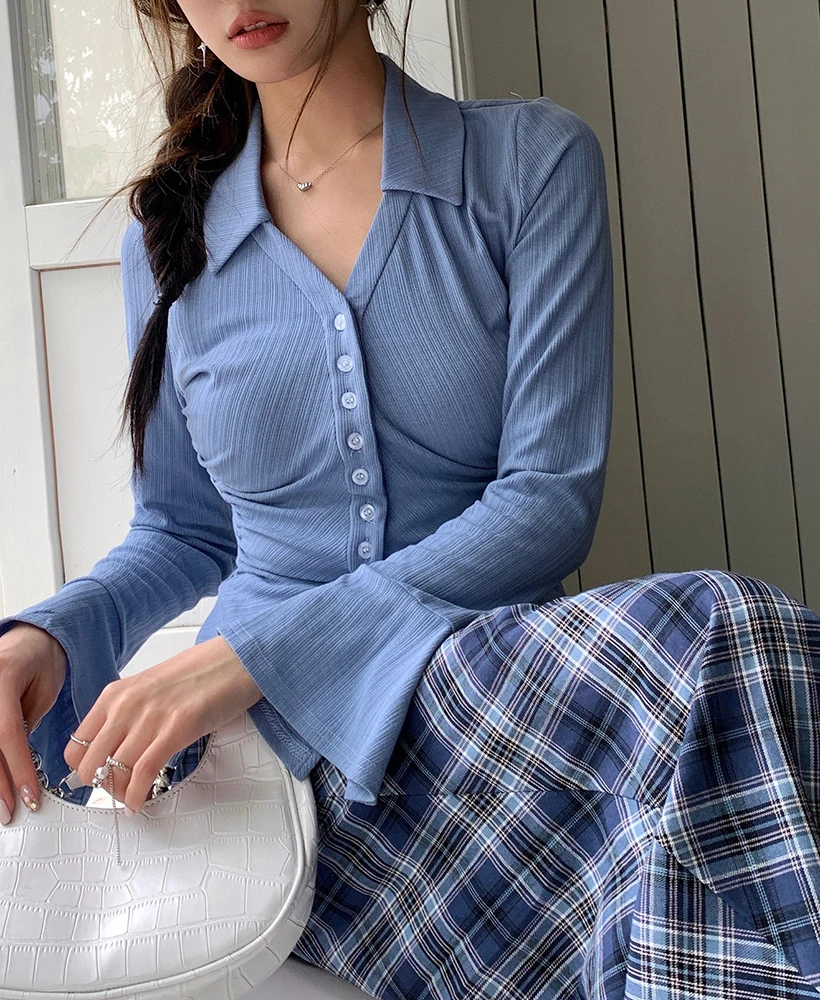 

Blouse for Women 2023 Autumn New Blue Shirt Ladies Long-sleeved Flare Sleeve Polo Collar Single-breasted Pleated Slim Split Top