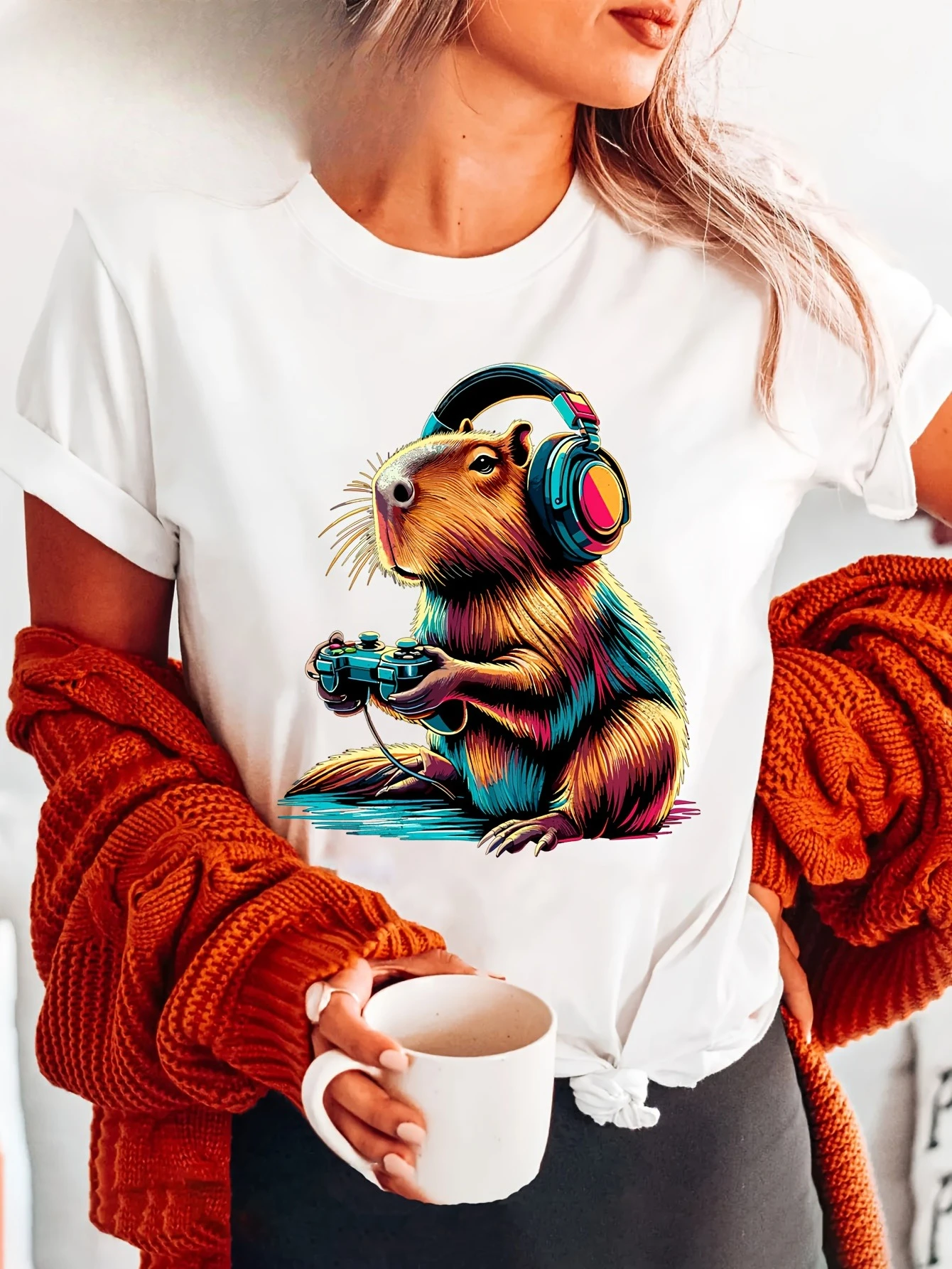 เสื้อยืดผู้หญิงพิมพ์ลายเกมเมอร์คาปิบาราเสื้อคอกลมแขนสั้นลำลองลายกราฟิกอะนิเมะสำหรับทุกฤดูกาล