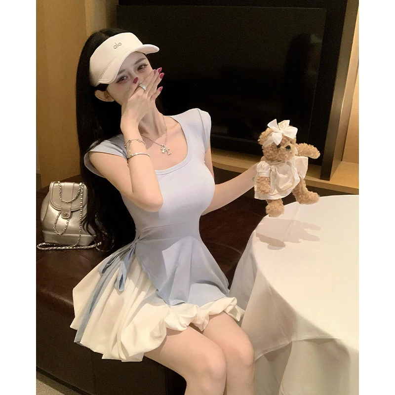 

Летний комплект в корейском стиле: укороченная пышная юбка с высокой талией и модная футболка с квадратным вырезом и асимметричным кроем, облегающая, маленький размер