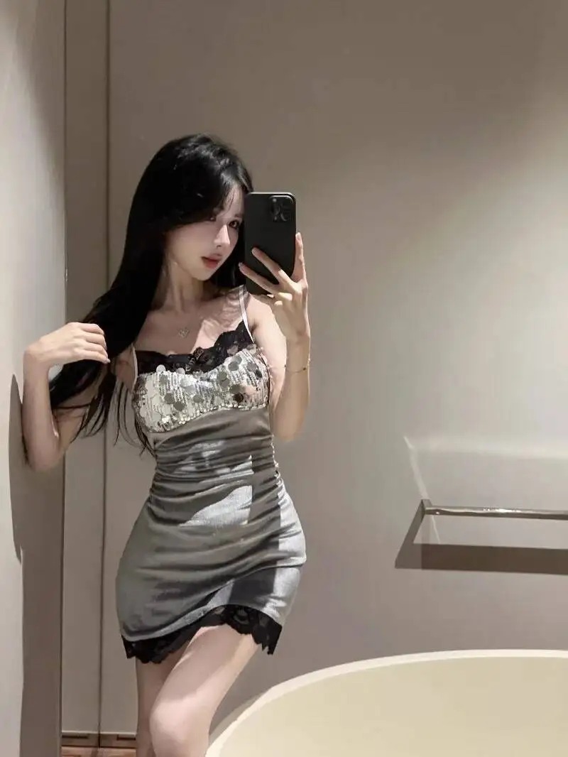 فستان رمادي تصميم أنيق حس الرغبة النقية مطوي الحمالات الترتر المخملية الربط سليم المنخفضة قطع حار فتاة القمم KJJ6