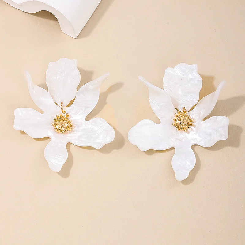 New Large Flower Earrings Versatile Temperament Trendy People Sweet White Stamen Valentines Day Women\'s Boho Acrylics Earrings