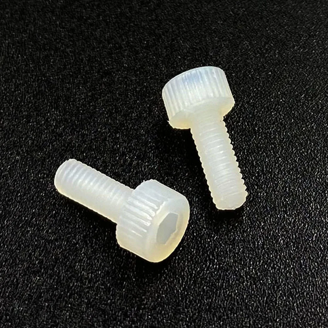 20pcs M3 M5 DIN912 PA66 Nylon Socket Head Cap Screw Plastic Nylon Cap Head Screws Hex Socket Machine Thread Screws