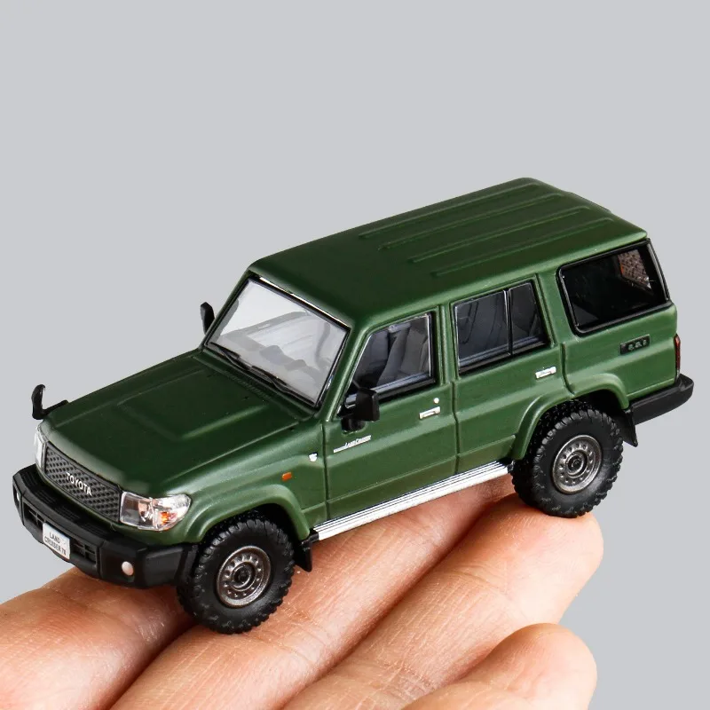 MASDI 1:64 Toyota Land Cruiser resistente fuoristrada pressofuso modello di auto in lega, per adolescenti che giocano con, un articolo decorativo.