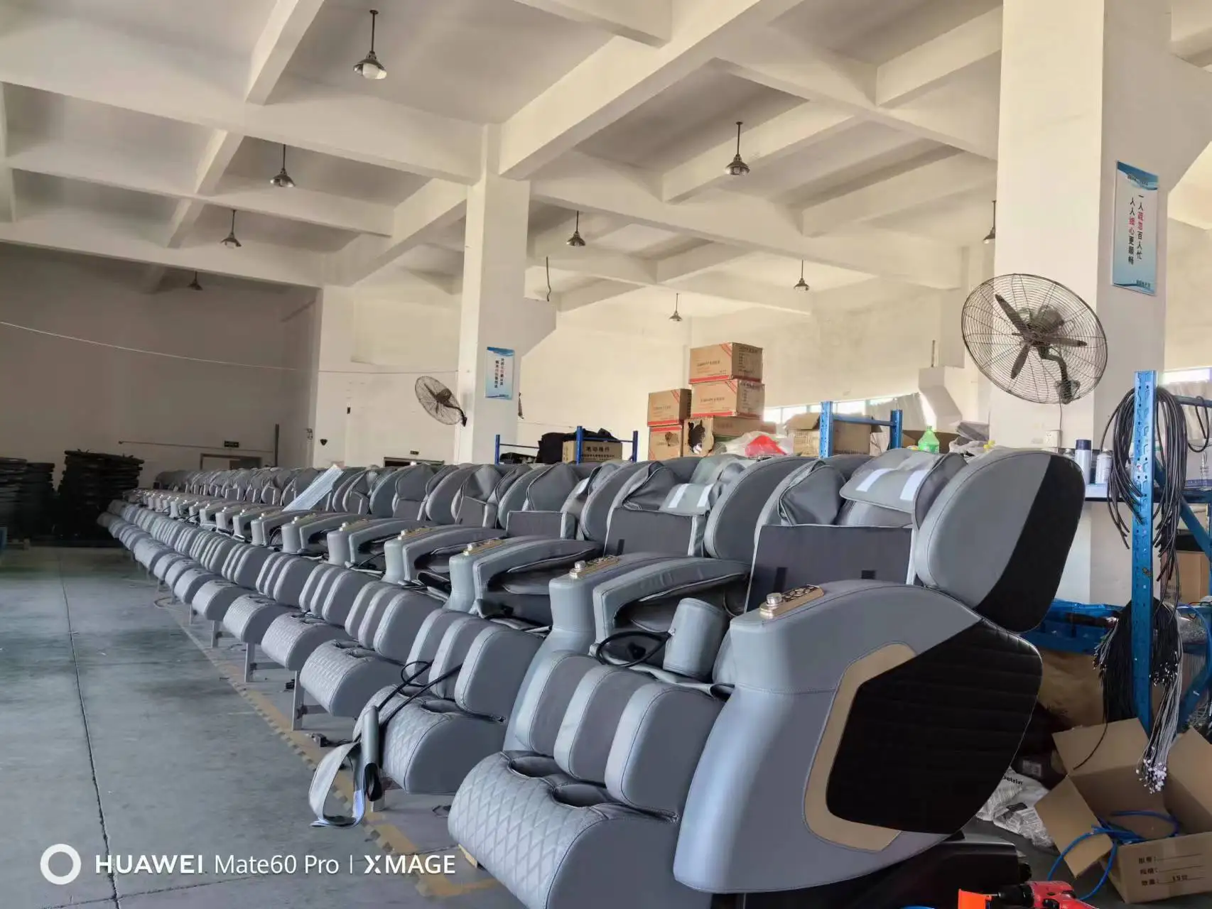 2024 New Popular Luxury Home Massage Chair Space Capsule Full Body Massage 8D zero Gravity Massage Sofa Chair