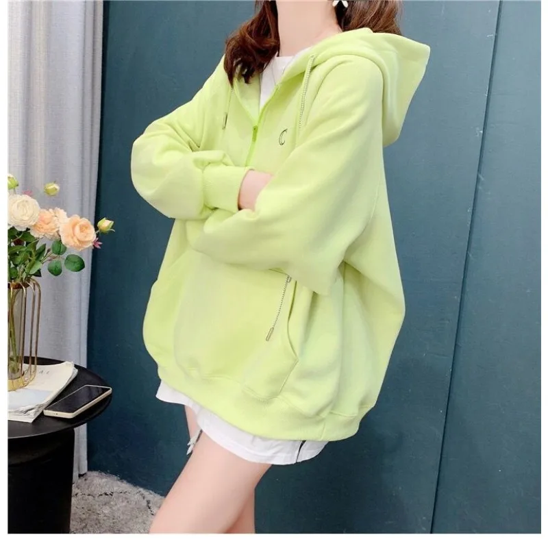 秋の韓国スタイルの女性向けデザインレター刺繍フード付きスウェットシャツ、ゆったりとした怠惰なスタイルの万能トップス