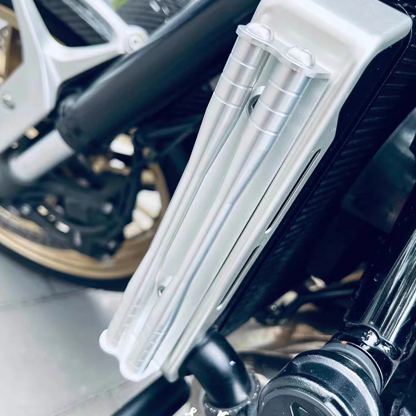 Motorcycle Accessories Radiator Side Guard Protection Bar Trim Side Rod Set For Kawasaki Z900RS Cafe Z900RS 900RS Z650RS Z650 RS