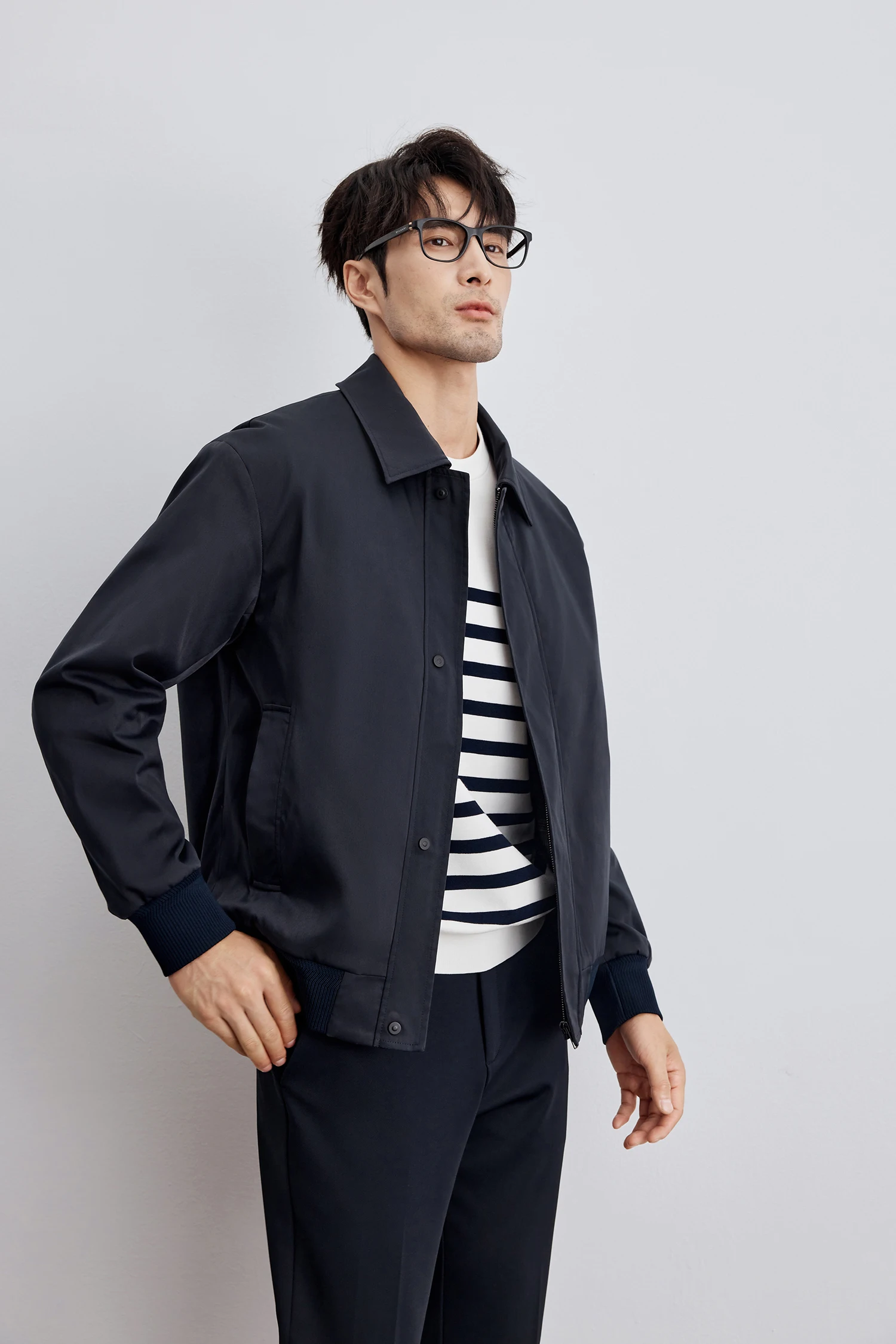 Herren Minimalistische Reversjacke Einreihige Lässige Locker Sitzende Bomberjacke Einfarbige Leichte Oberbekleidung – Detail 18