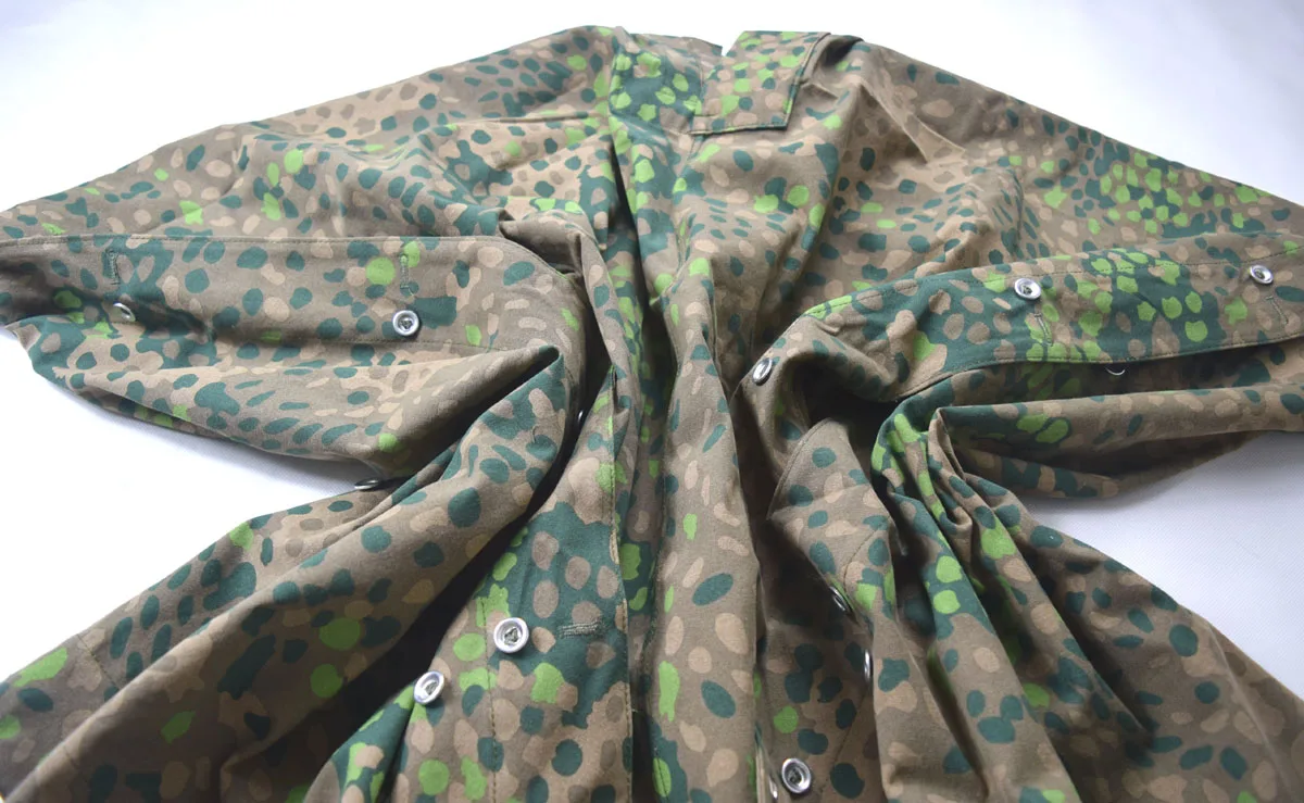 Camouflage REVERSIBLE  German DOT 44 Tent cloth Poncho Mlitary Reenactments　