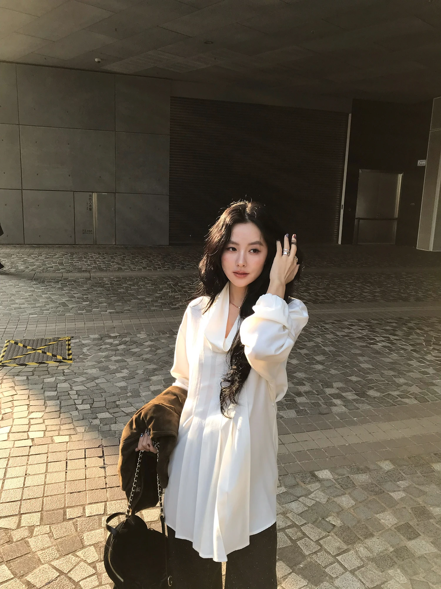 

Универсальная женская рубашка EAR RAE из шерсти с текстурой, с присборенным воротником, свободного кроя, в повседневном стиле, с рукавом до локтя, однотонная