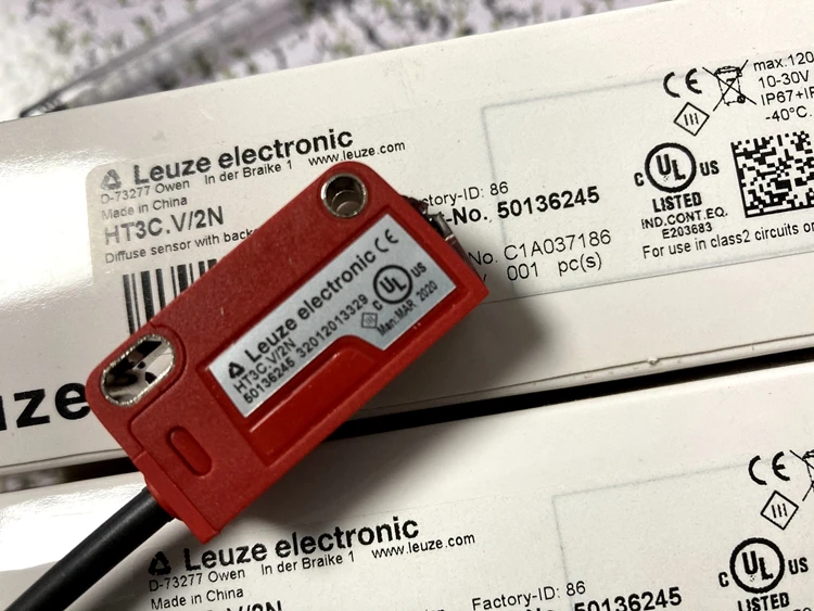 

German LEUZE Photoelectric Switch HT3C V/2N HRTR 3B/2.7-V HT3C V/4P