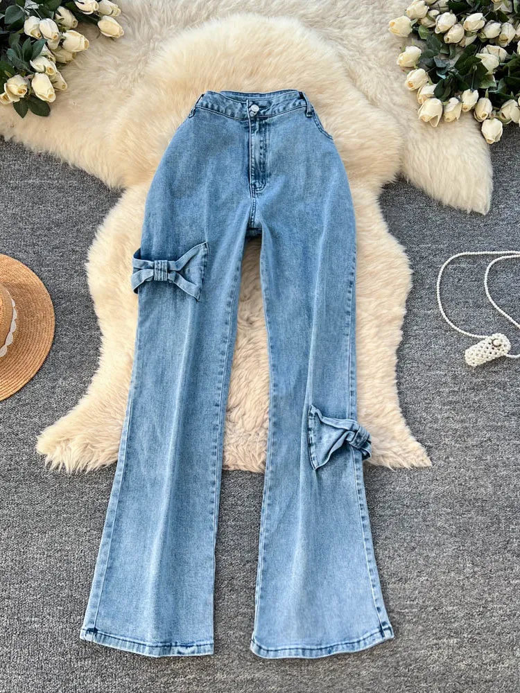 

Американские джинсы с высокой талией, повседневные, слегка расклешенные, с декором в виде банта-бабочки, утягивающий дизайн, расклешенные брюки для женщин.