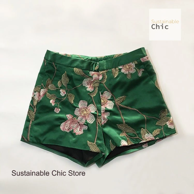 Fashion design summer new Joker full-body printed hip-lifting Chinese shorts female Chinese style floral retro cheongsam pants.
