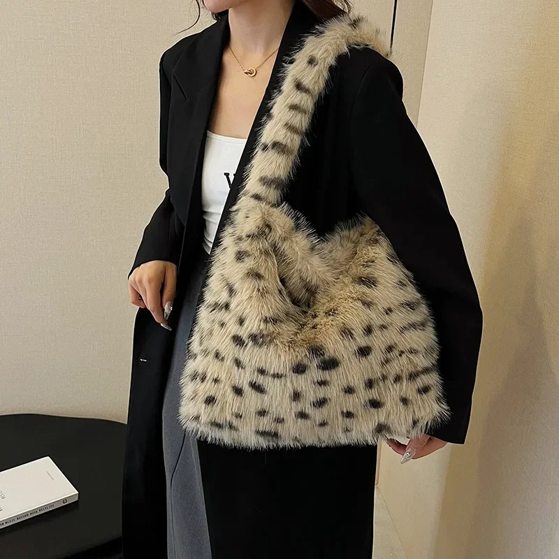 

Fluffy Leopard Crossbody Bags for Women Winter Warm Faux Fur Bag 2025 New Soft Plush Shoulder Bag Animal Printed Shopper Tote