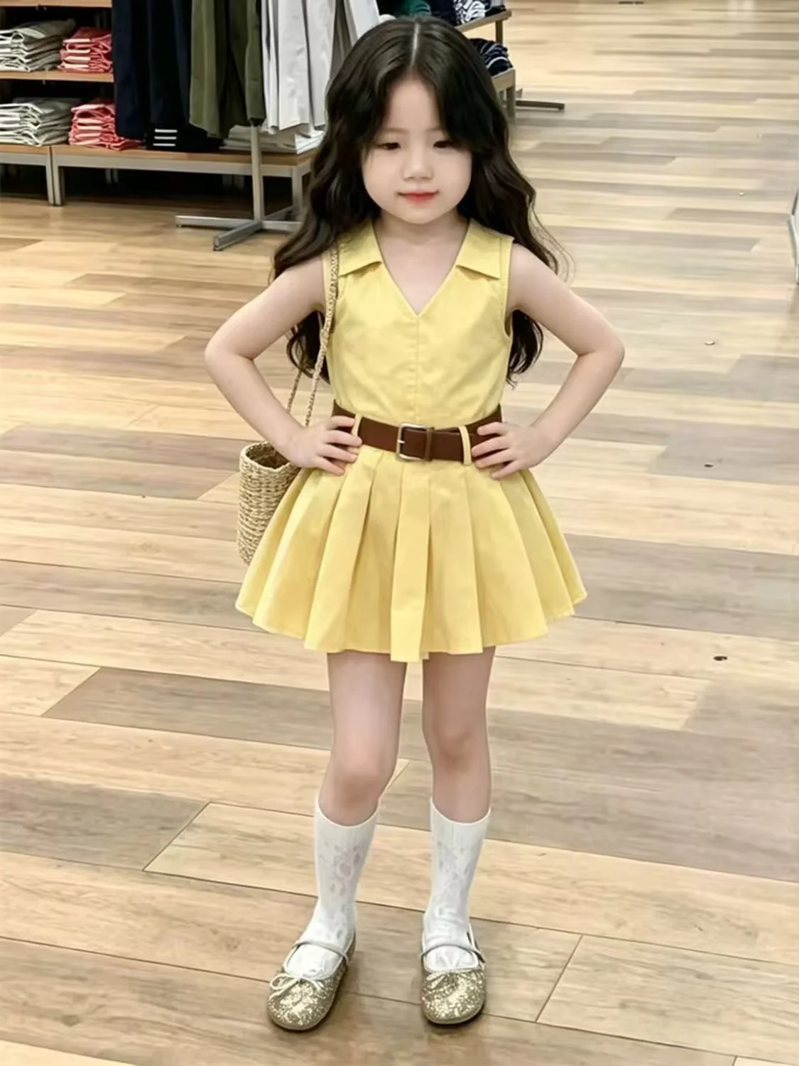 Girls Summer 2026New Yellow V-Neck Hanging Neck Dress Retro Waist-Cinching Dress for Kids Vintage Elegant Dress for Little Girls
