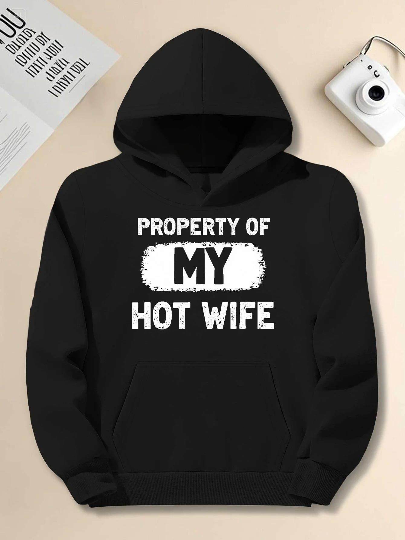 

Моя страстная декларация жены: Мужская толстовка с капюшоном - повседневный стиль с ярко-белым принтом, повседневная рубашка-пуловер.