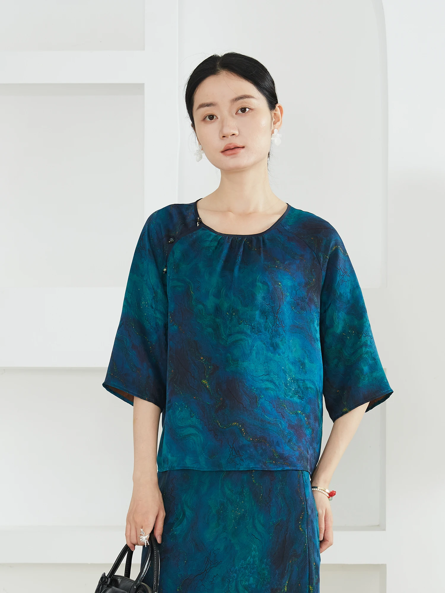 Deep Sea Blue 100% Natural Mulberry Silk HuaLuo Gambiered Guangdong Gauze Three-quarters Sleeve Women's Round Neck Loose T-shirt