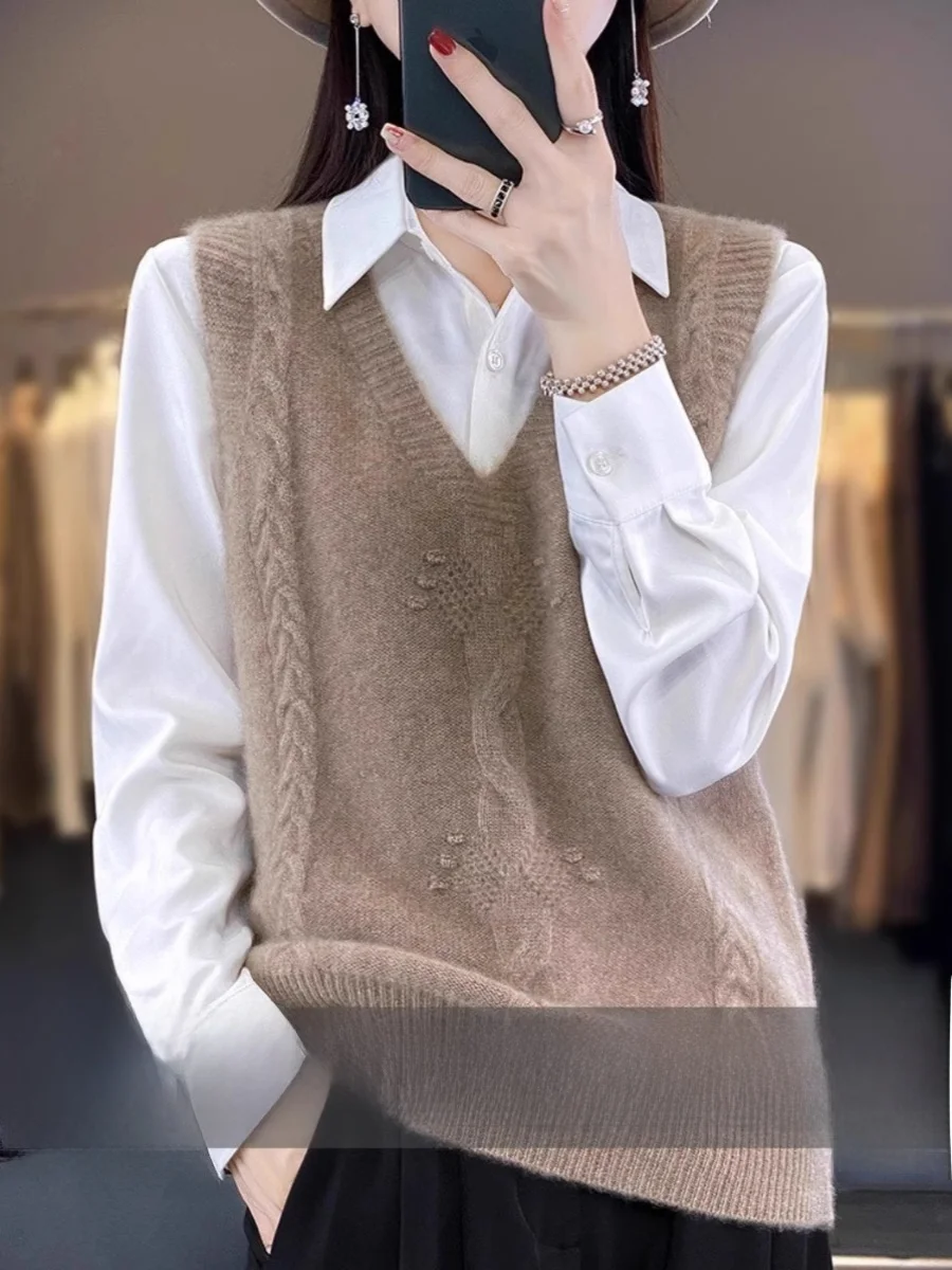 

Autumn Winter Women's Loose V-Ne Camere Vest Knitted Sweater oulder Pad Chinese Sle Commute Faion Pure Color