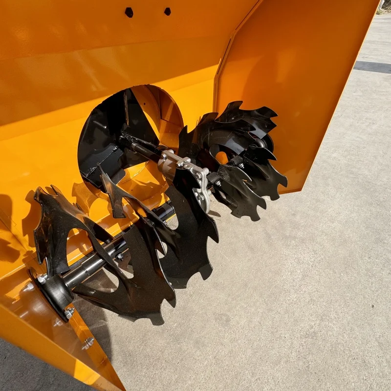 Hot Sale 620mm Snow Removal Width Crawler Remote Controlled Snow Blower  Robot Machine with Engine