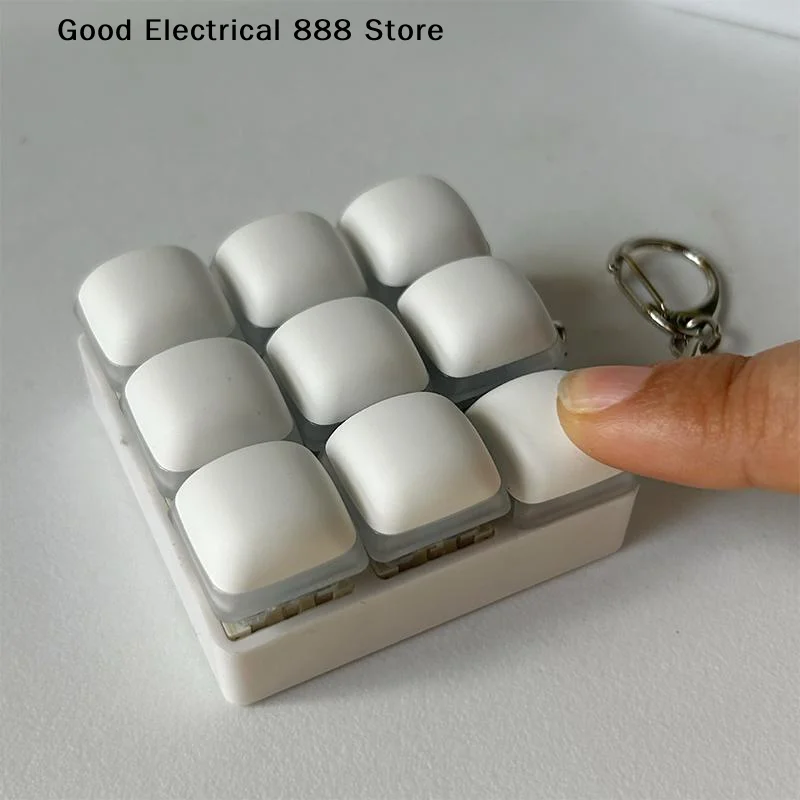 【GE】White Bread Design Fidget Keychain Keys Button Keycap Finger Keyboard Cap Relief Stress Steamed Bread Button Keycap Keychain