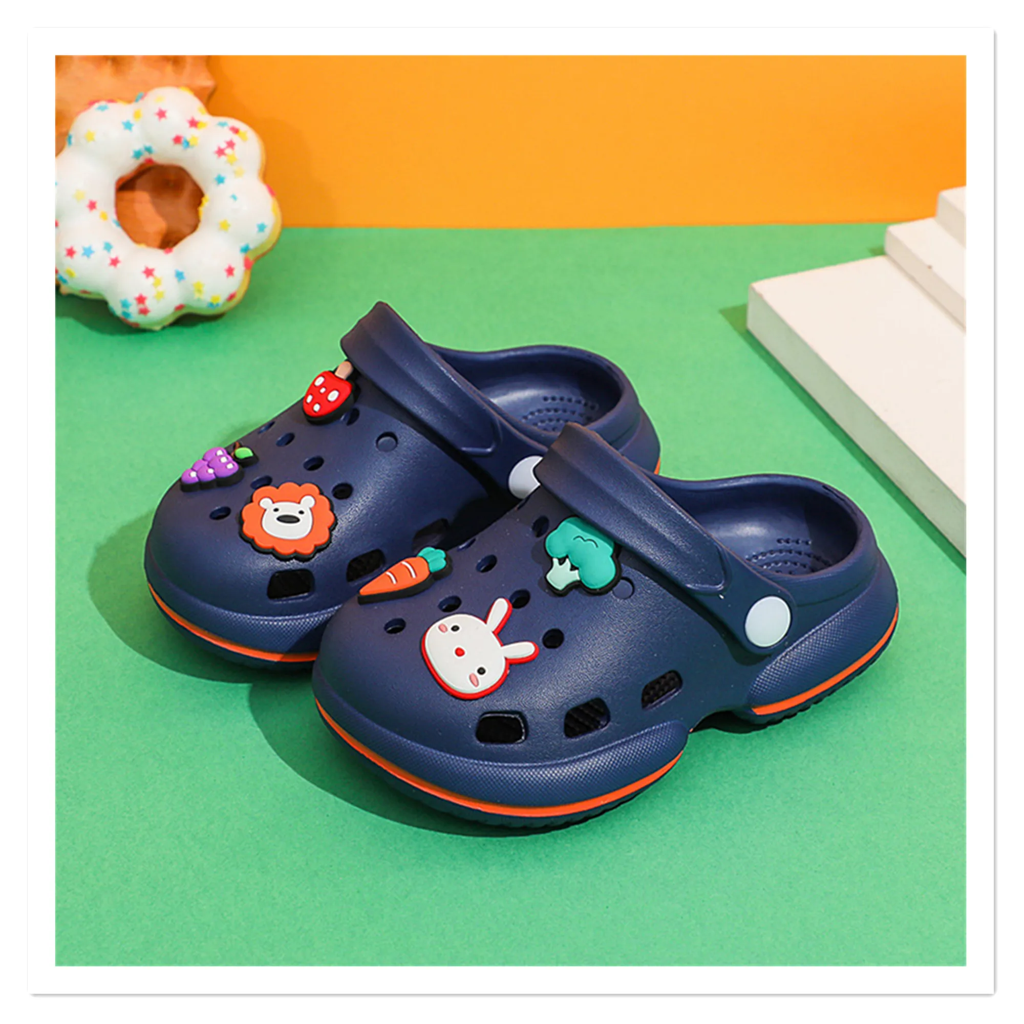 2024 Spring/Summer New Children's Hole Shoes for Boys and Babies Indoor Anti slip Soft Bottom Slippers Outdoor Beach Shoes for