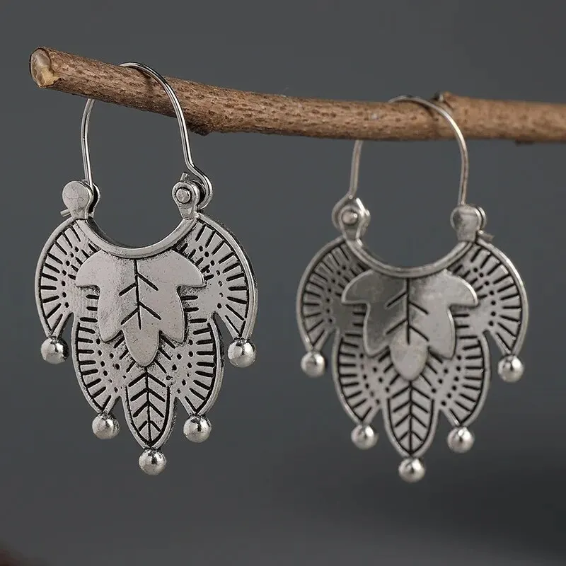 Ethnic Silver Color Metal Carving Leaf Pattern Earrings Vintage Personality Hoop Earrings for Women Jewelry