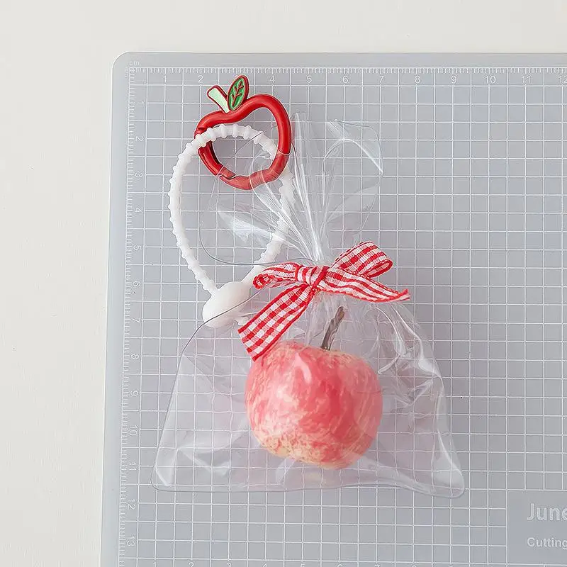 Frucht-Schlüsselanhänger, realistischer Frucht-Anhänger, modisches Taschenornament, Auto-Innendekoration für den Valentinstag, kleines Überraschungsgeschenk – Detail 3