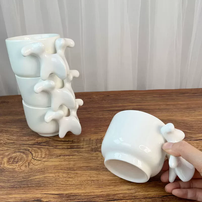 Simple Spine Coffee Cup Skeleton Ceramic Mug Desktop Decorative Pen Holder Ornaments Cute Coffee Cups Creative Gift for Friends