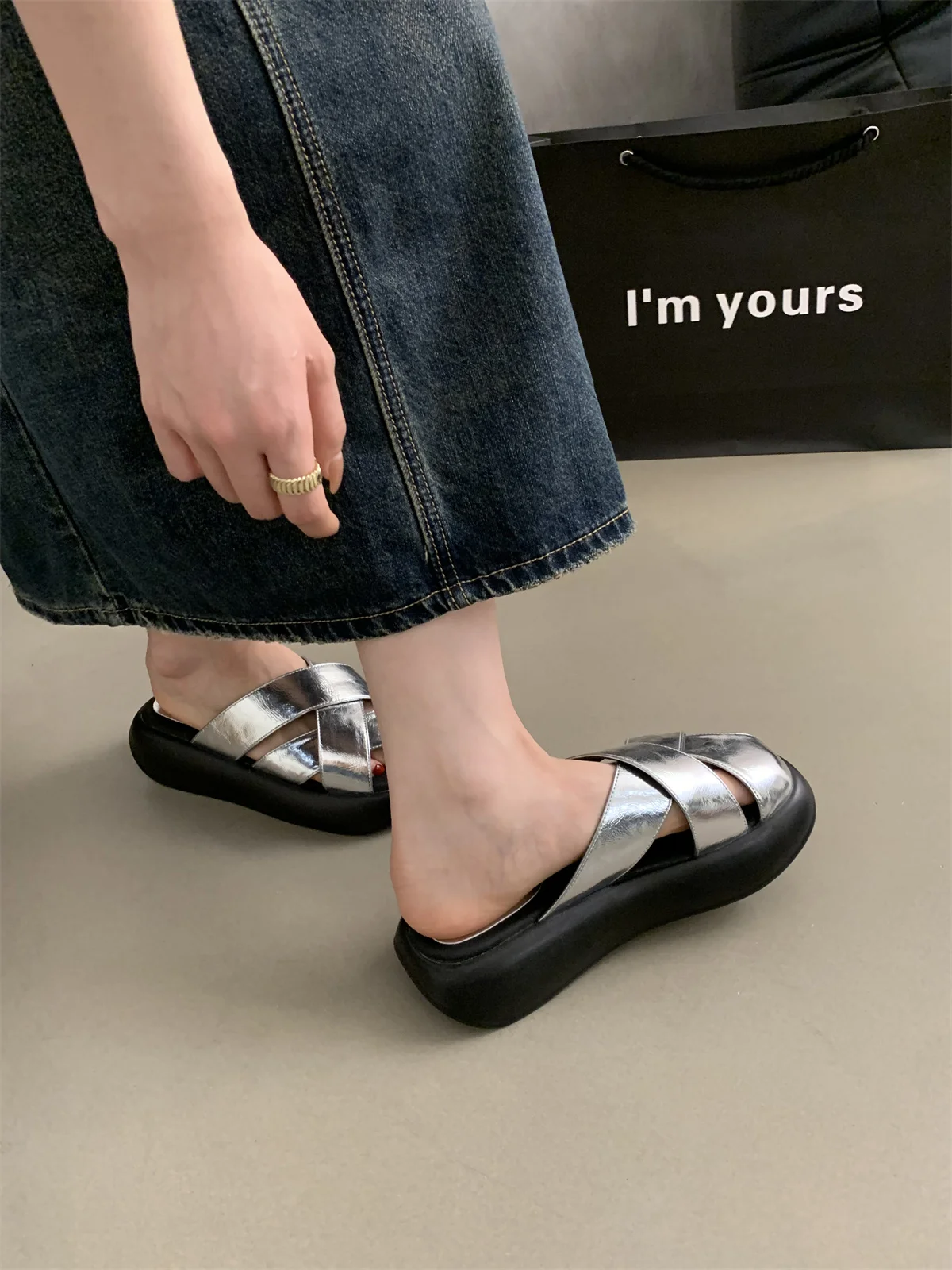 Platform penutup kaki berongga setengah sandal untuk wanita 2024 baru Slingback musim panas Retro Roma sandal tenunan datar Slip-on sepatu Muller