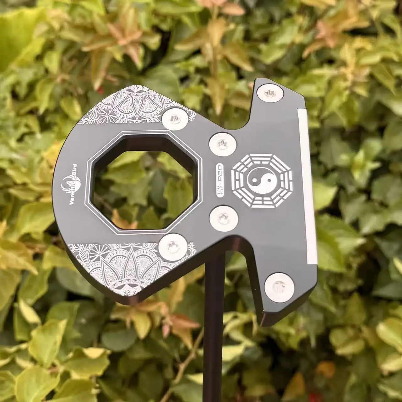 Putter de golf VERMILION BIRD VB-P20, diseño octogonal hueco tipo mazo con patrón Tai Chi Bagua, disponible en dos colores: negro y morado, con un alto índice de inercia (MOI) y gran capacidad de tolerancia a errores.