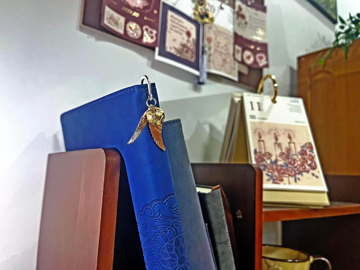 Magic Academy Metal Bookmark with Ornament Golden Snitch Hogwarts Reading Gift Christmas Stocking Book Lover Gift (Silver/Gold)