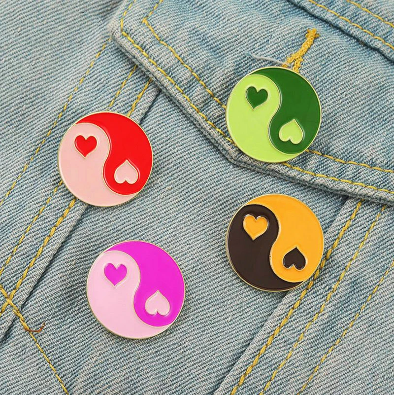 Cor Contraste Splicing Esmalte Pins, Lapela, Emblema Mochila, Equilíbrio Jóias para Amigos, Yin Yang Taichi, Doce Circular Personalizado