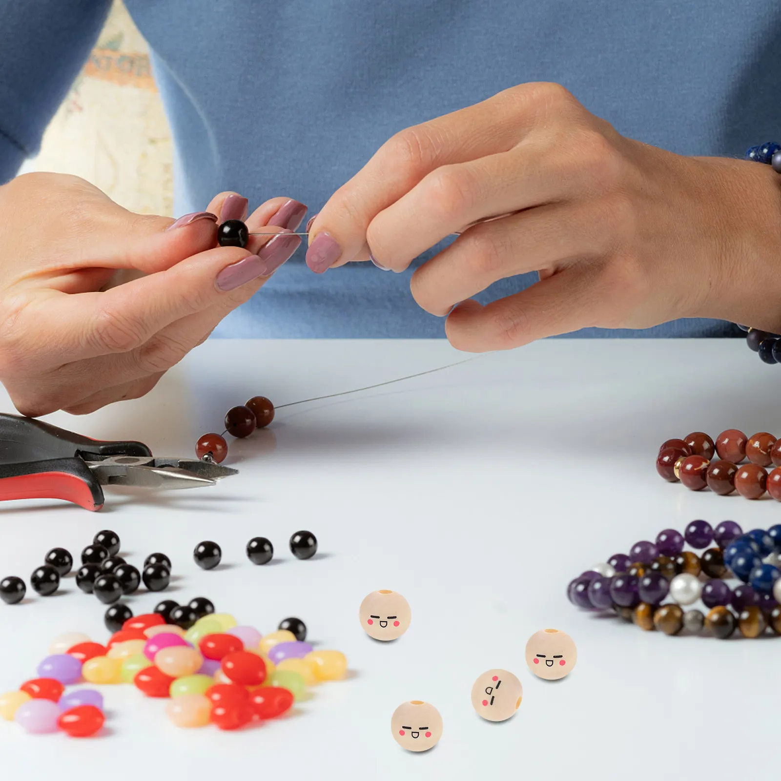 50Pcs Round Wooden Beads with Smile Faces Natural Wood Finish for DIY Crafts Keychain School Kindergarten