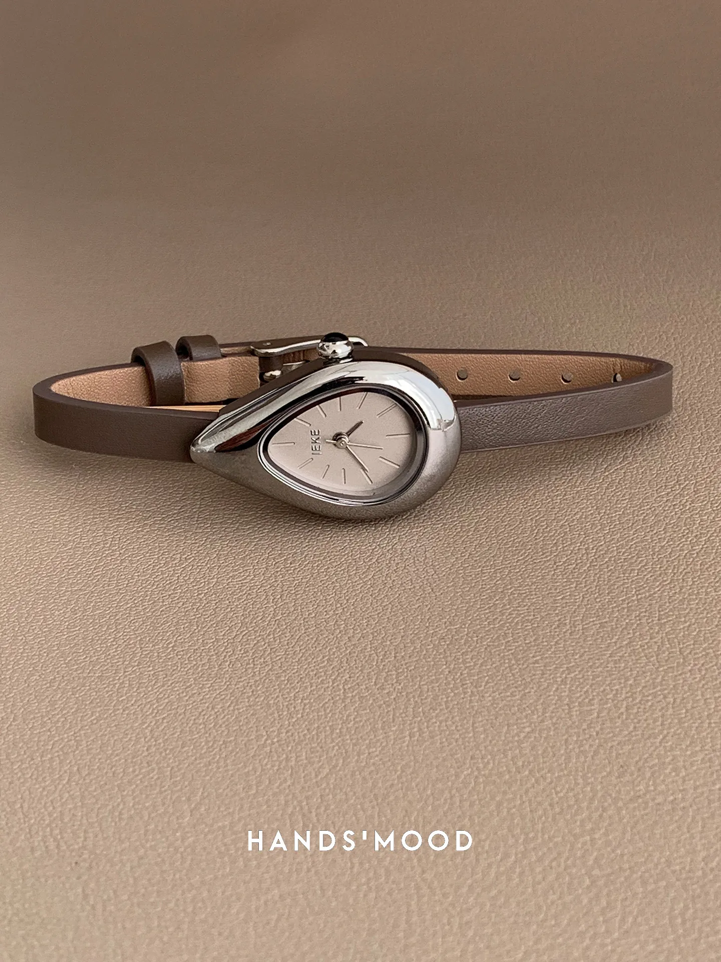 2026 New Gray Fashionable Water Drop Design Watch Exquisite Temperament Commuting Niche Women's Leather Quartz Watch