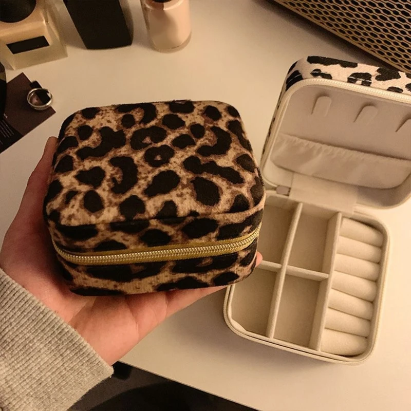 Travel Friendly Leopard Jewelry Practical Accessory Case with Compartments HXBA