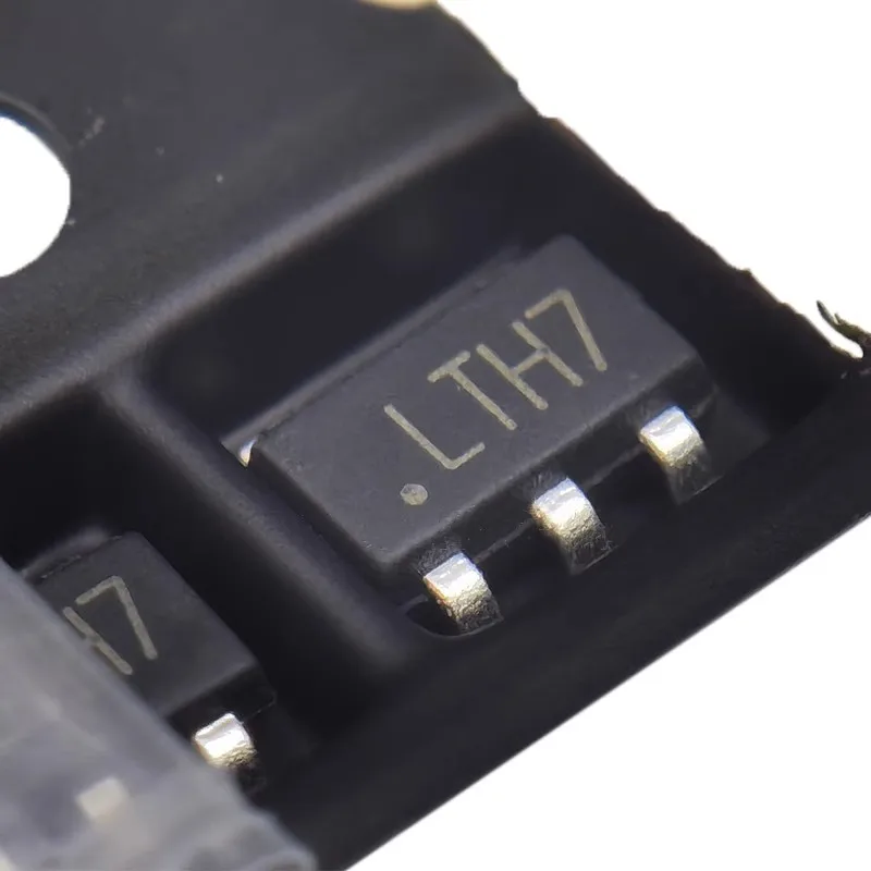 (20 ~ 100) pcs/lot LTC4054 LTC4054ES5-4.2 LTH7 SOT23-5 chargeur de batterie Li-ion IC