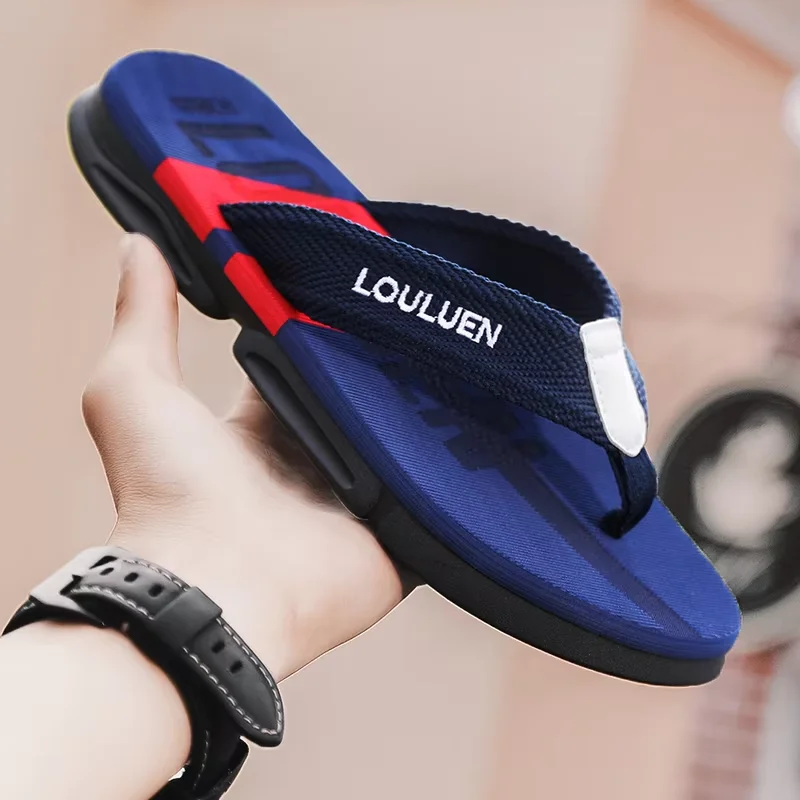 Men's cool slippers are fashionable, comfortable, non slip, suitable for outdoor home use, and men's flip flops with clamp feet