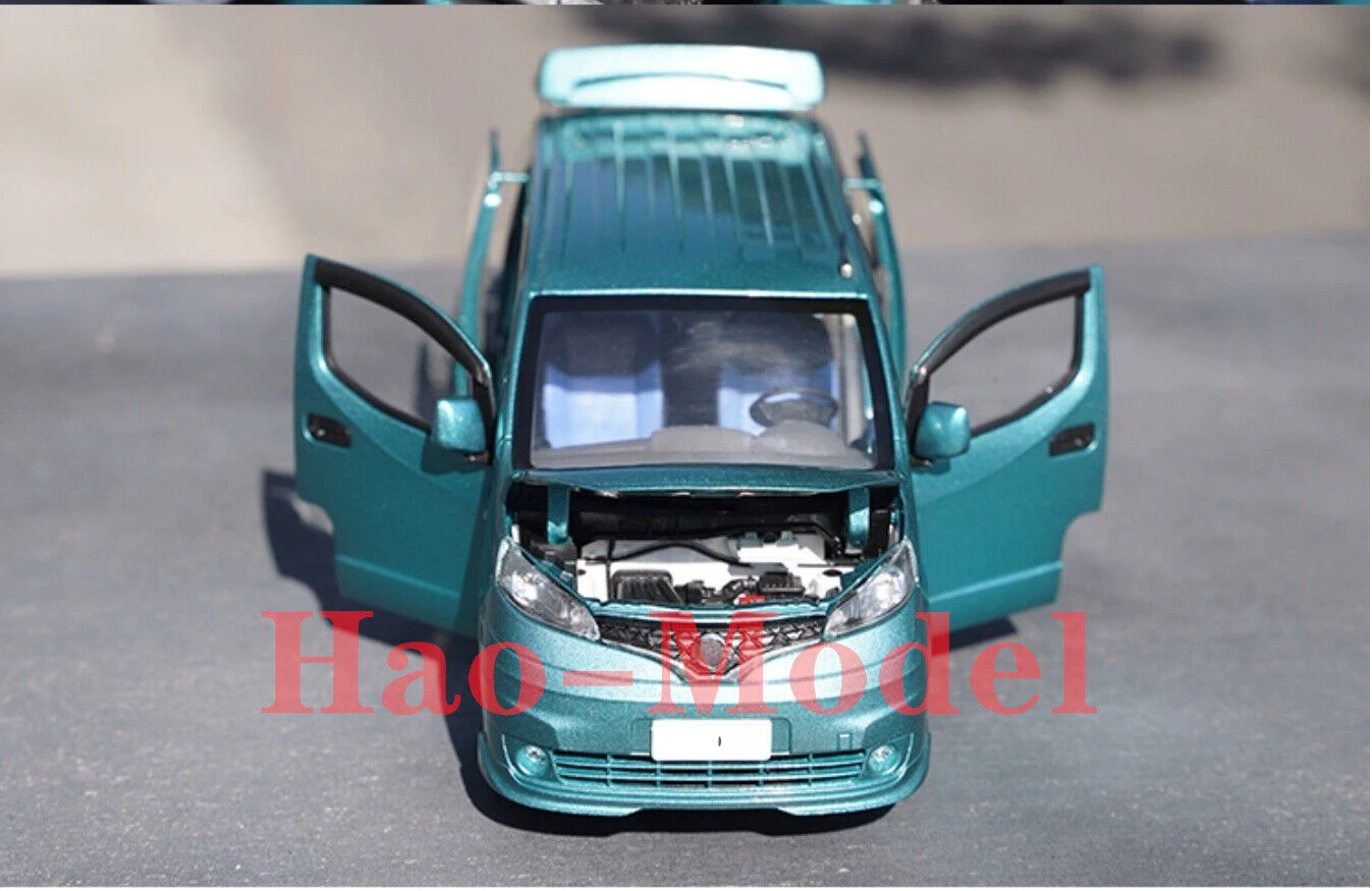 1/18 لنيسان NV200 MPV نموذج سيارة سبيكة دييكاست المعادن بنين بنات لعب الاطفال الهدايا هواية عرض الحلي جمع سماوي