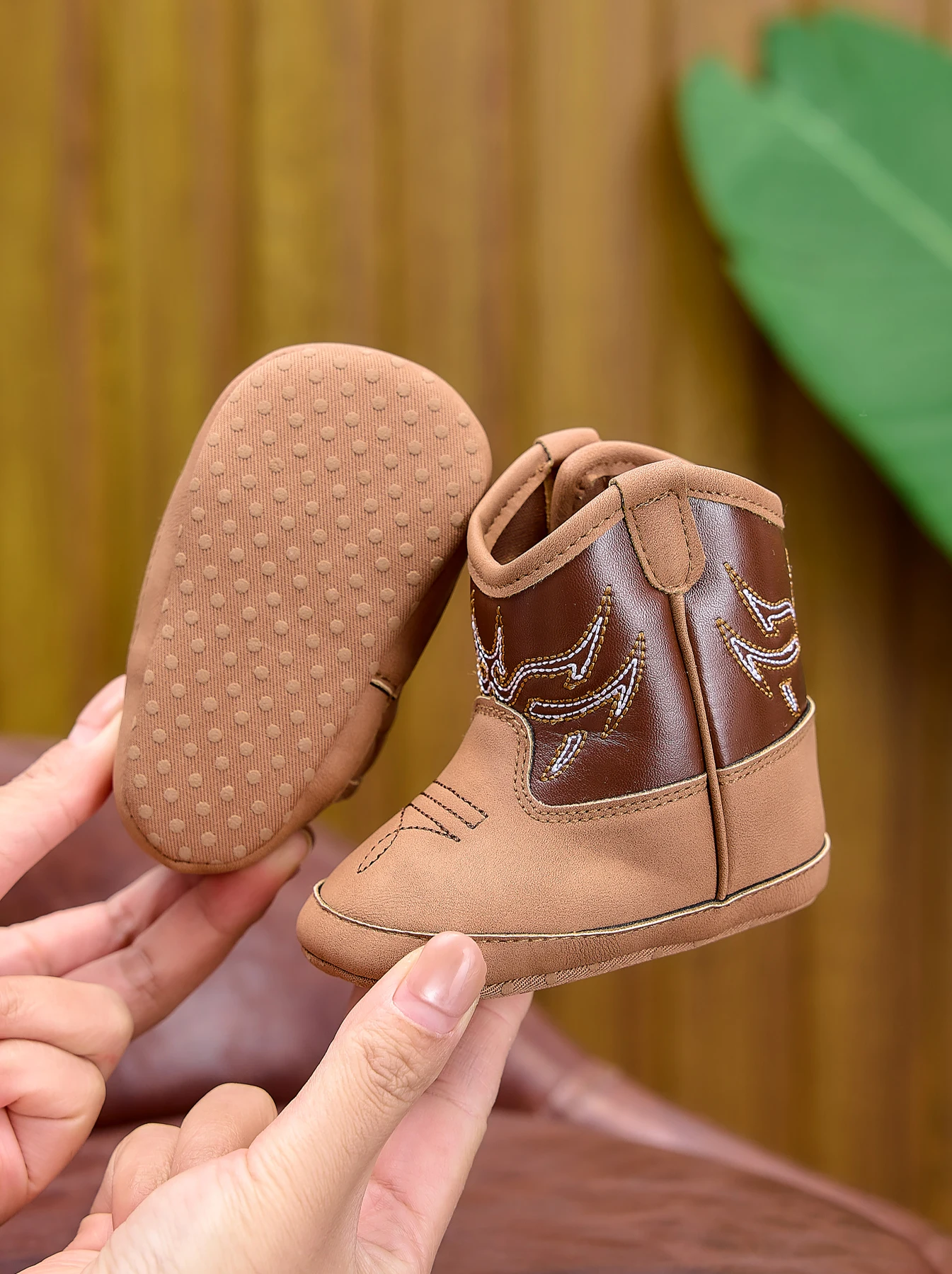 Vintage Farbblock-Stickerei Baby-Cowboystiefel 0-12 Monate Weichsohlige Anti-Kollisions-Laufschuhe für Neugeborene High-Top Kurze Stiefel – Detail 10