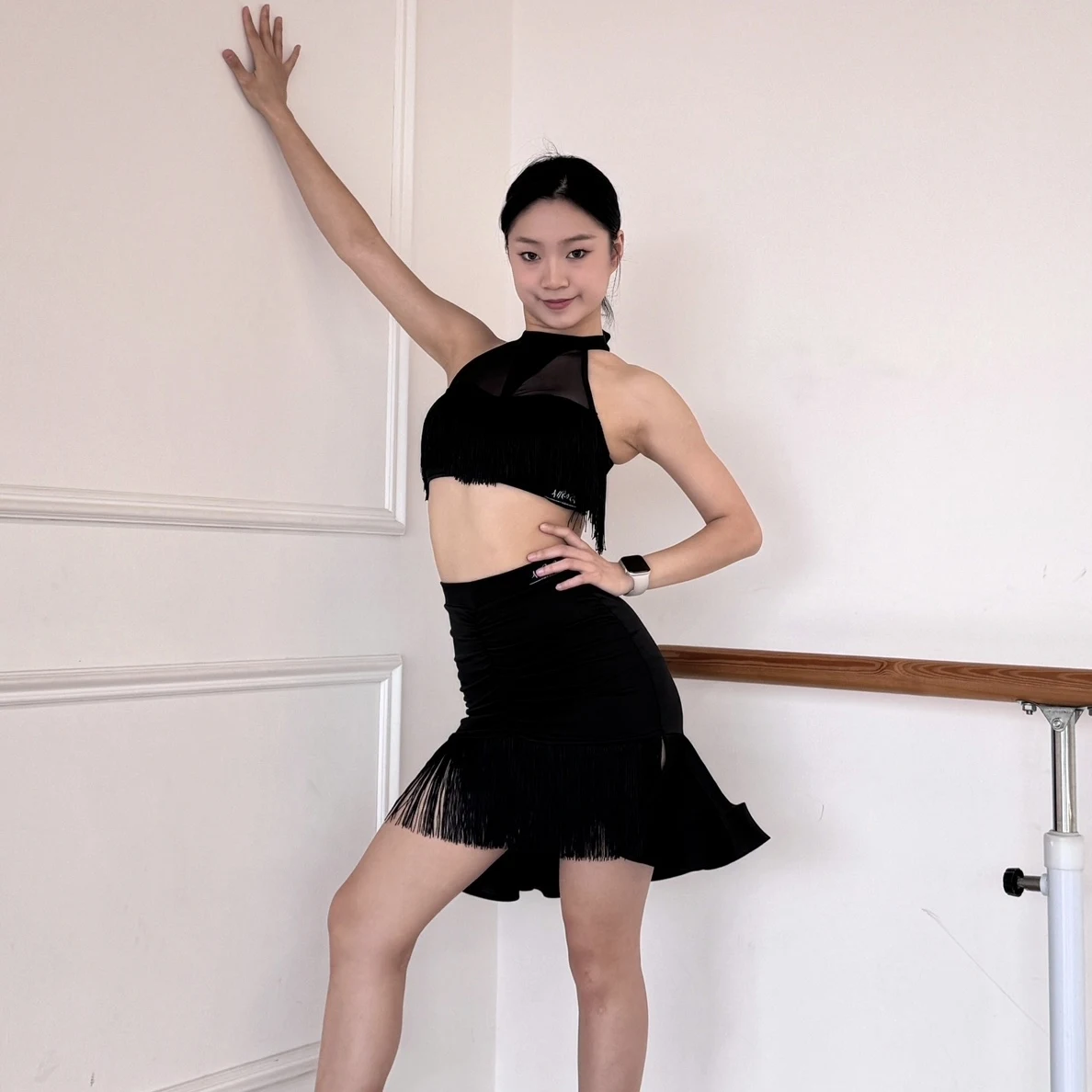 Robe de danse latine pour femmes, haut à col suspendu avec jupe à franges, costume d'entraînement pour adultes, Chacha Rumba Tango, vêtements latins, 2025 DQS19815